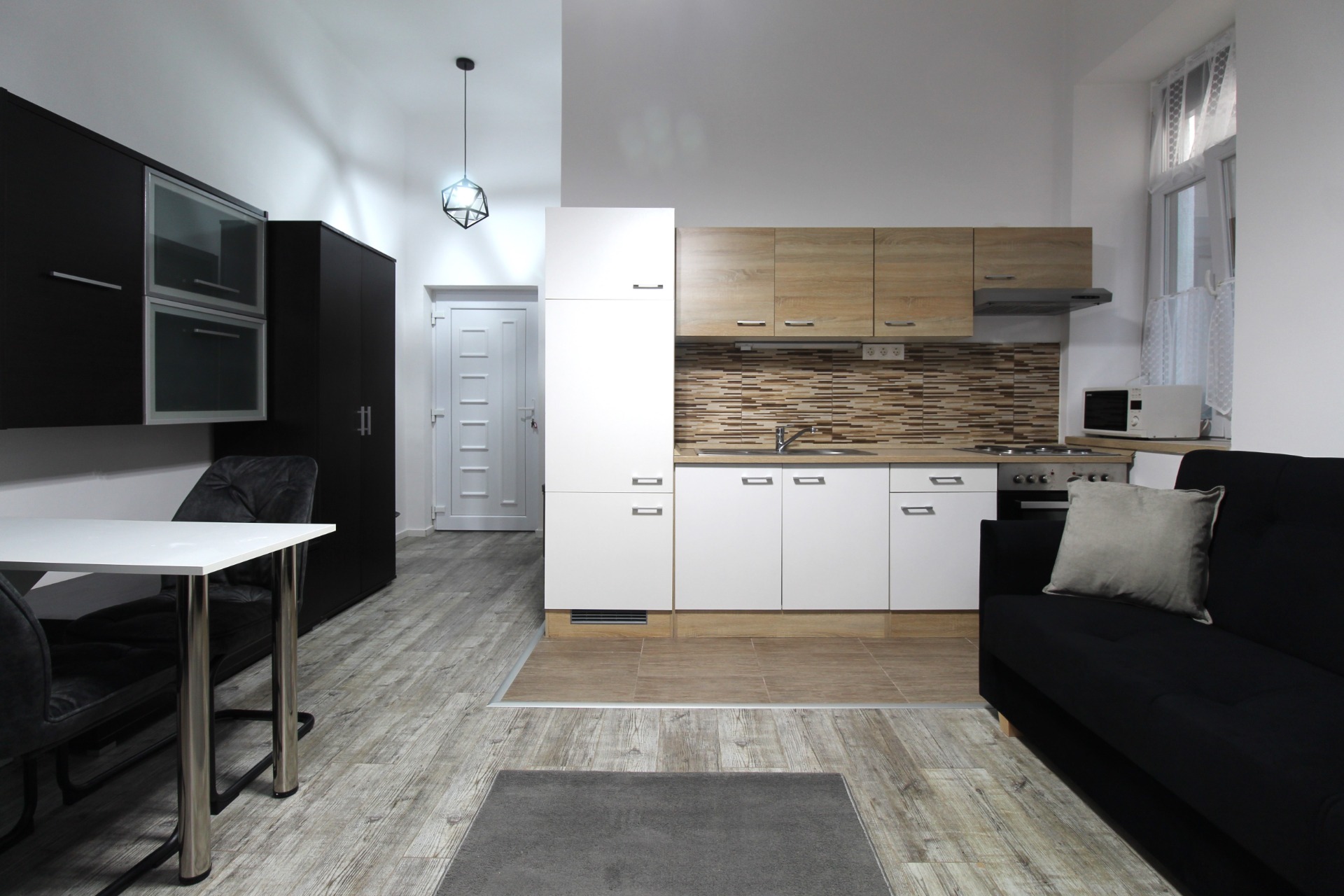 Pécs-belvárosi, újszerű, 27 m2-es stúdió apartman