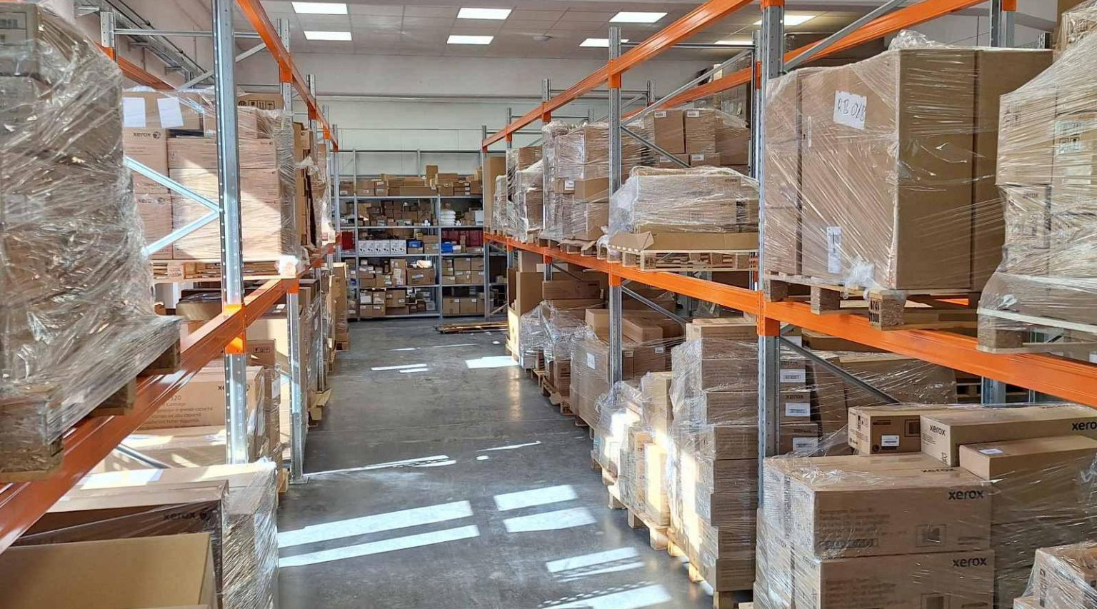 Pécs-belvárosi raktár kiadó (több méretben is)