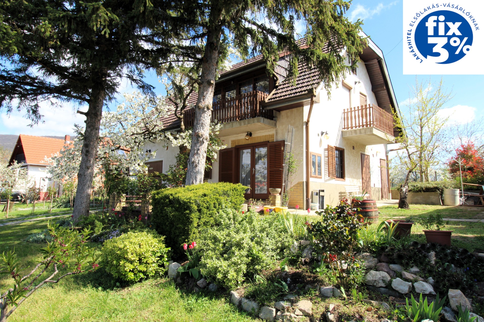 Pécs-donátusi, 160 m2-es, nappali+3 hálószobás családi ház, 18 m2-es garázzsal, 1322 m2-es telken